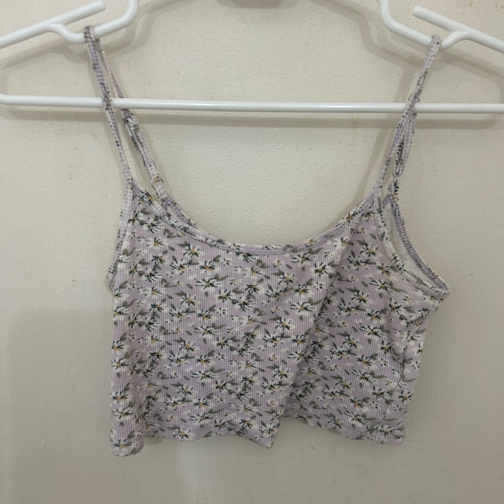 hollister flower tank top🌻
